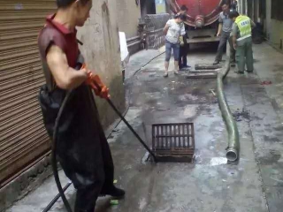高壓車(chē)疏通管道